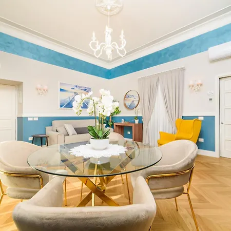 Prázdninový dům Sirenuse & *